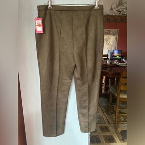 NWT Vince Camuto pull-on pants faux suede women’s size L French Roast color